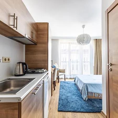 Convenient Flat 10 Min To Taksim And Citys Mall イスタンブール